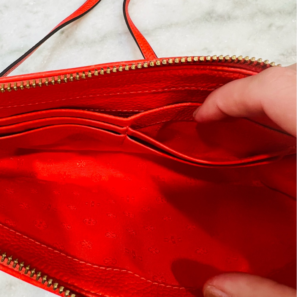 Tory Burch 🐚🪸⛵️seahorse clutch purse with red removable strap. Limited Edition - Picture 6 of 7
